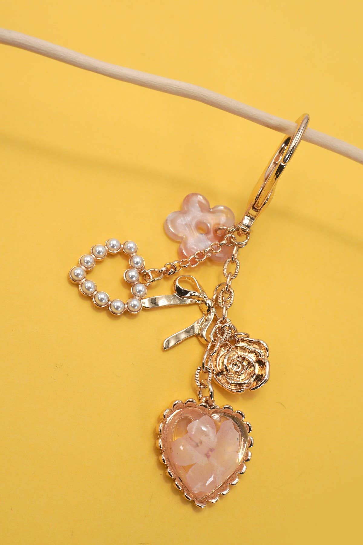BAG CHARM- PRESSED FLOWER BOW PEARL HEART