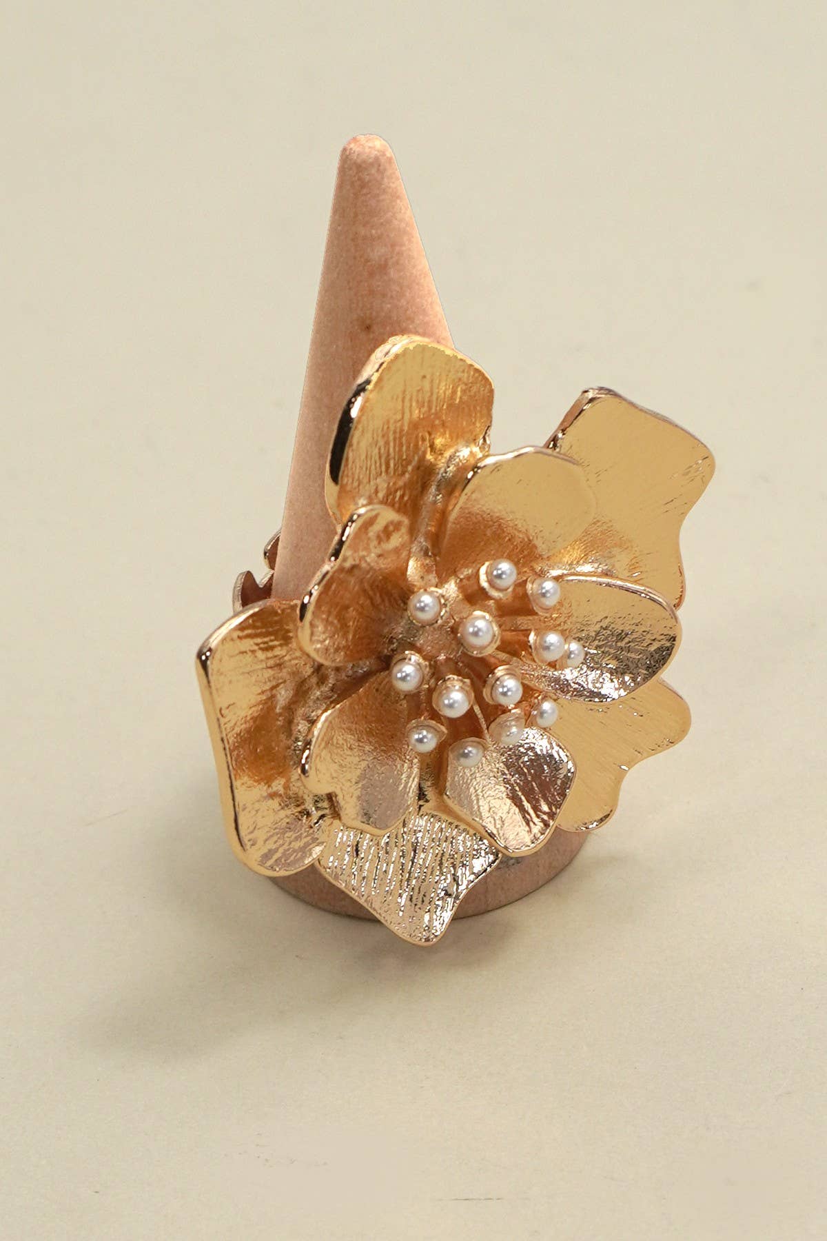 ADJUSTABLE GOLD FLORAL STATEMENT RING