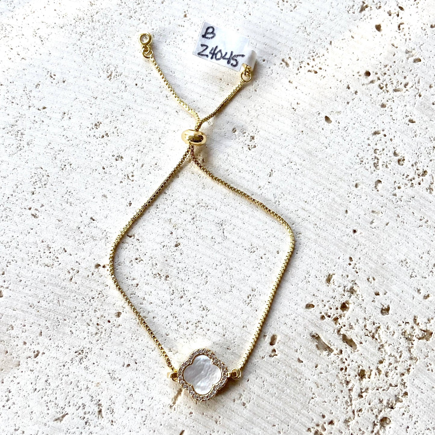 Clover quatrefoil slider bracelet