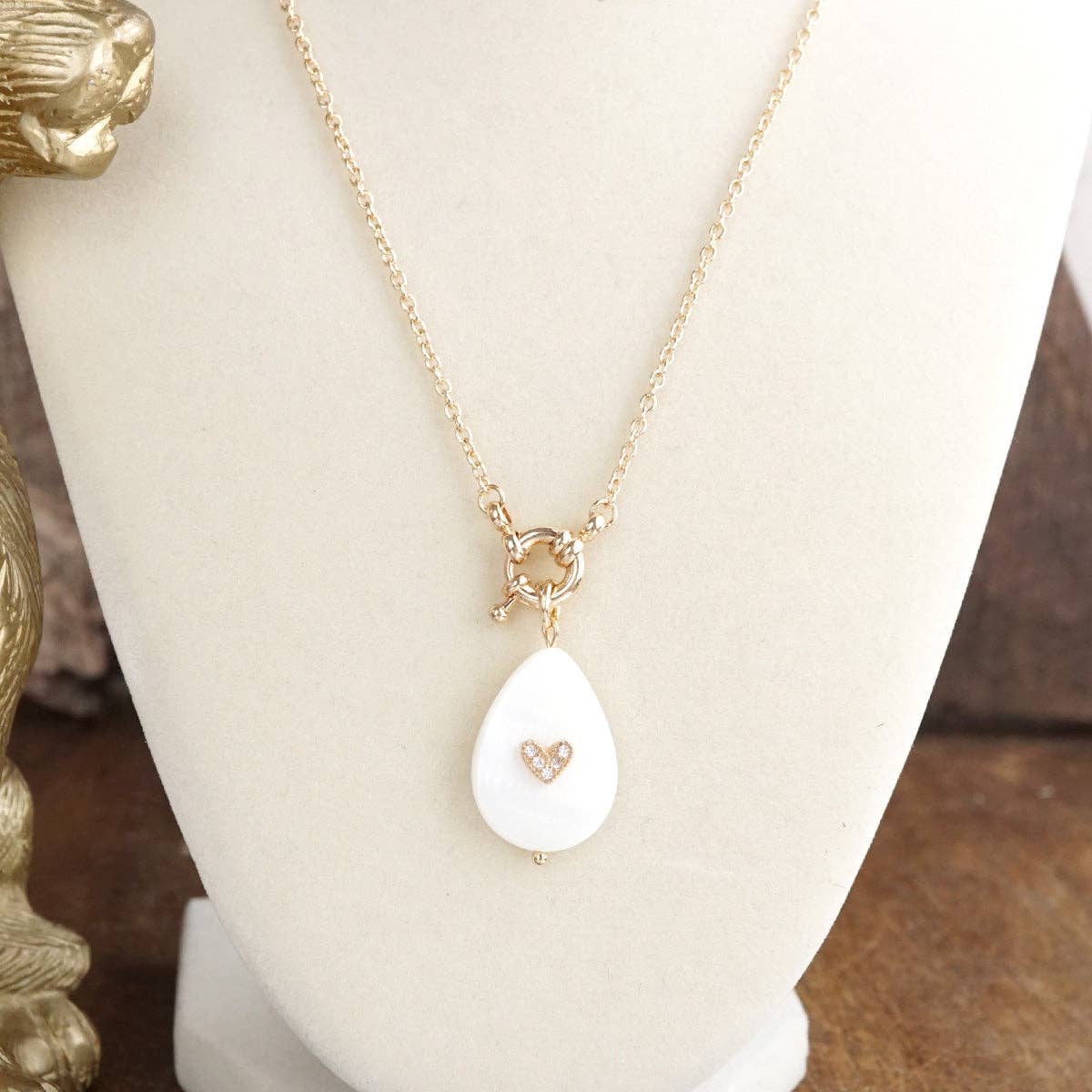 Mother of Pearl Charm Necklace - Heart Clover Teardrop - Gold Tone – Shell Glow