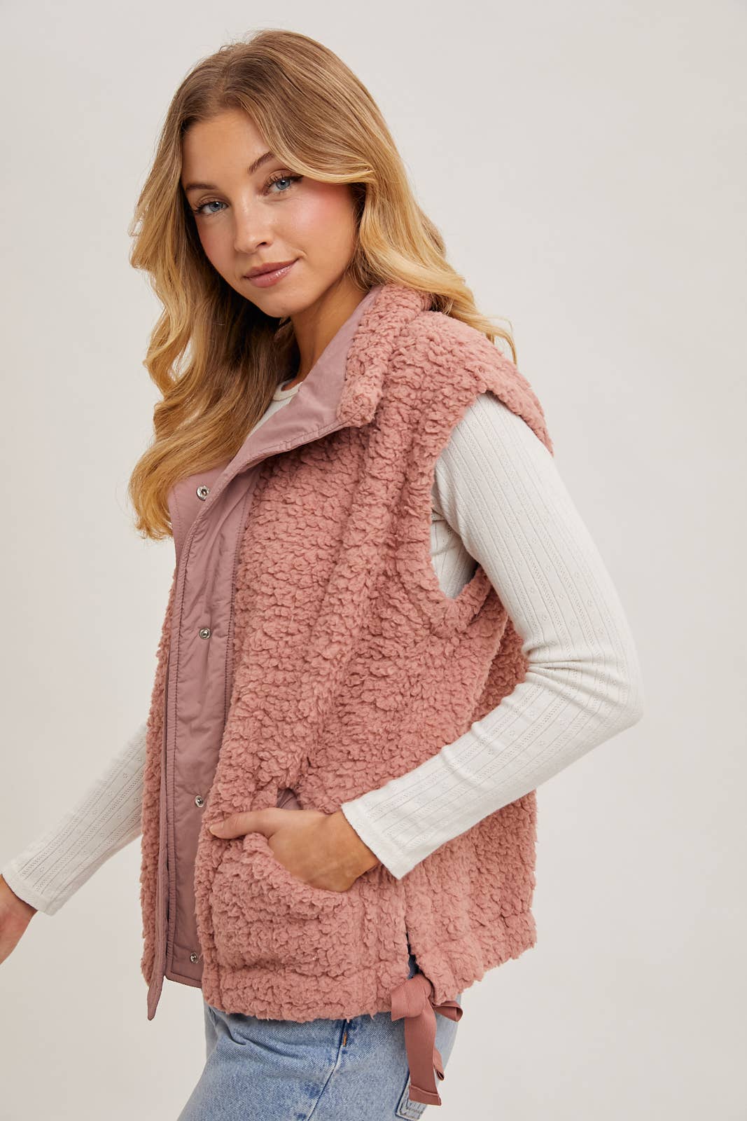 BUTTON DOWN MOCK NECK FLEECE SHERPA VEST: ROSE