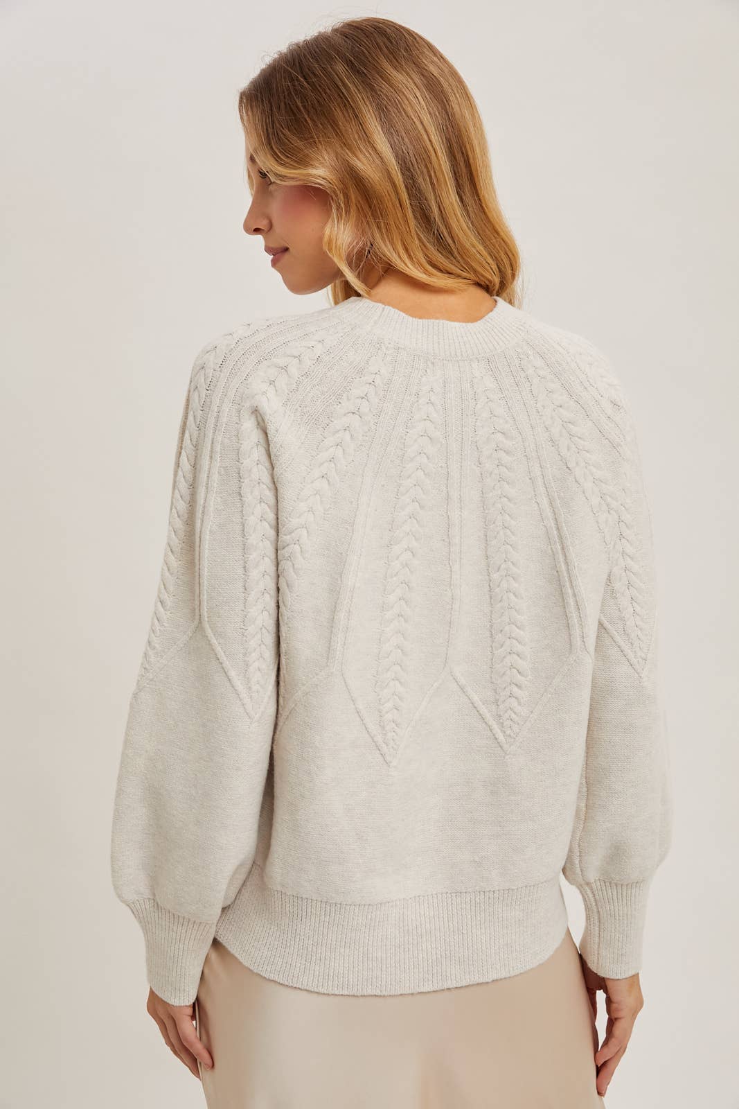CREW NECK CABLE KNIT SWEATER