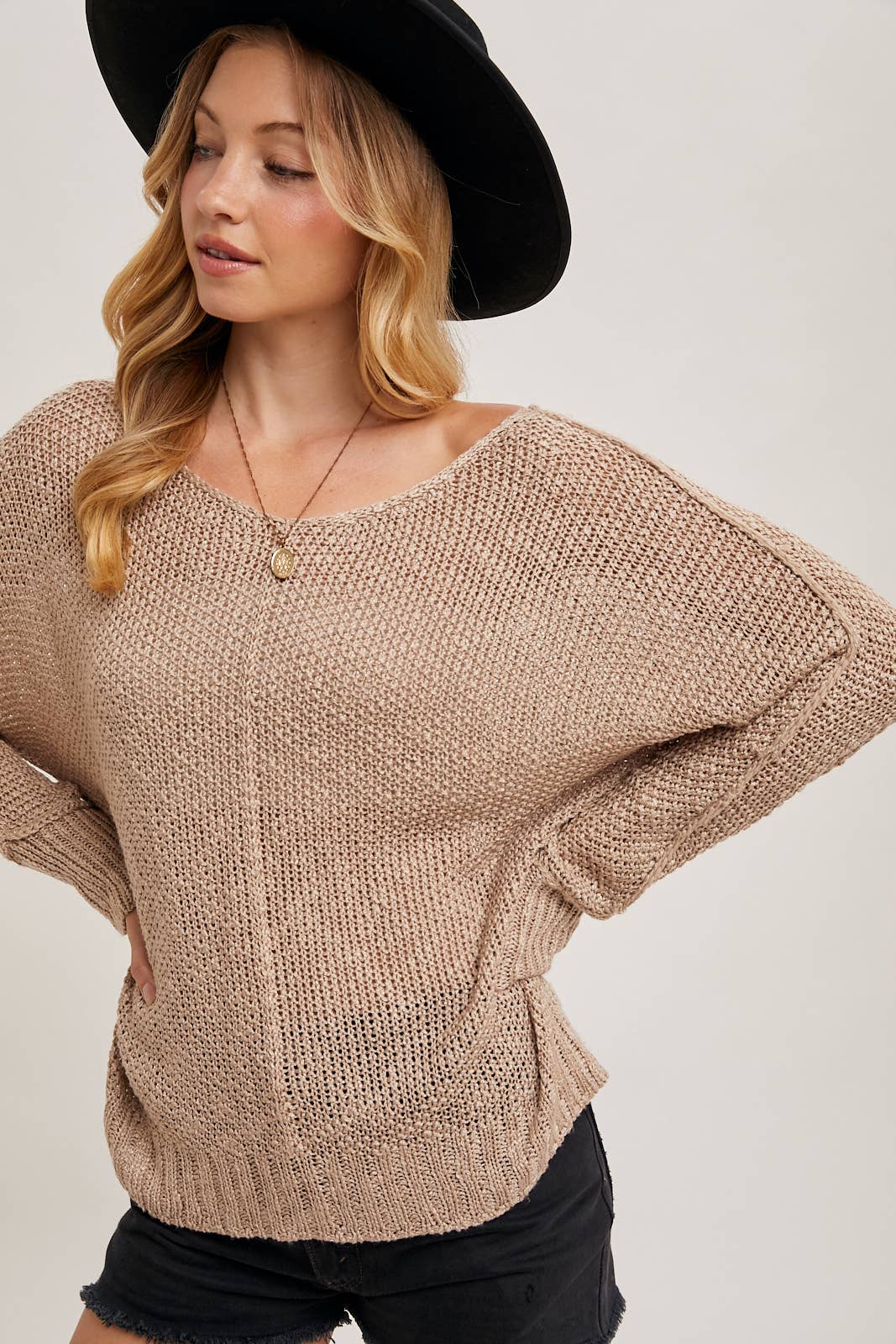 REVERSE SEAM LOOSE FIT SWEATER