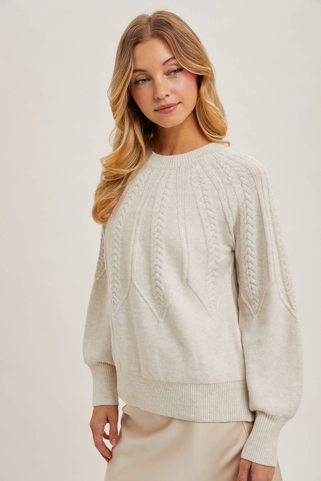 CREW NECK CABLE KNIT SWEATER