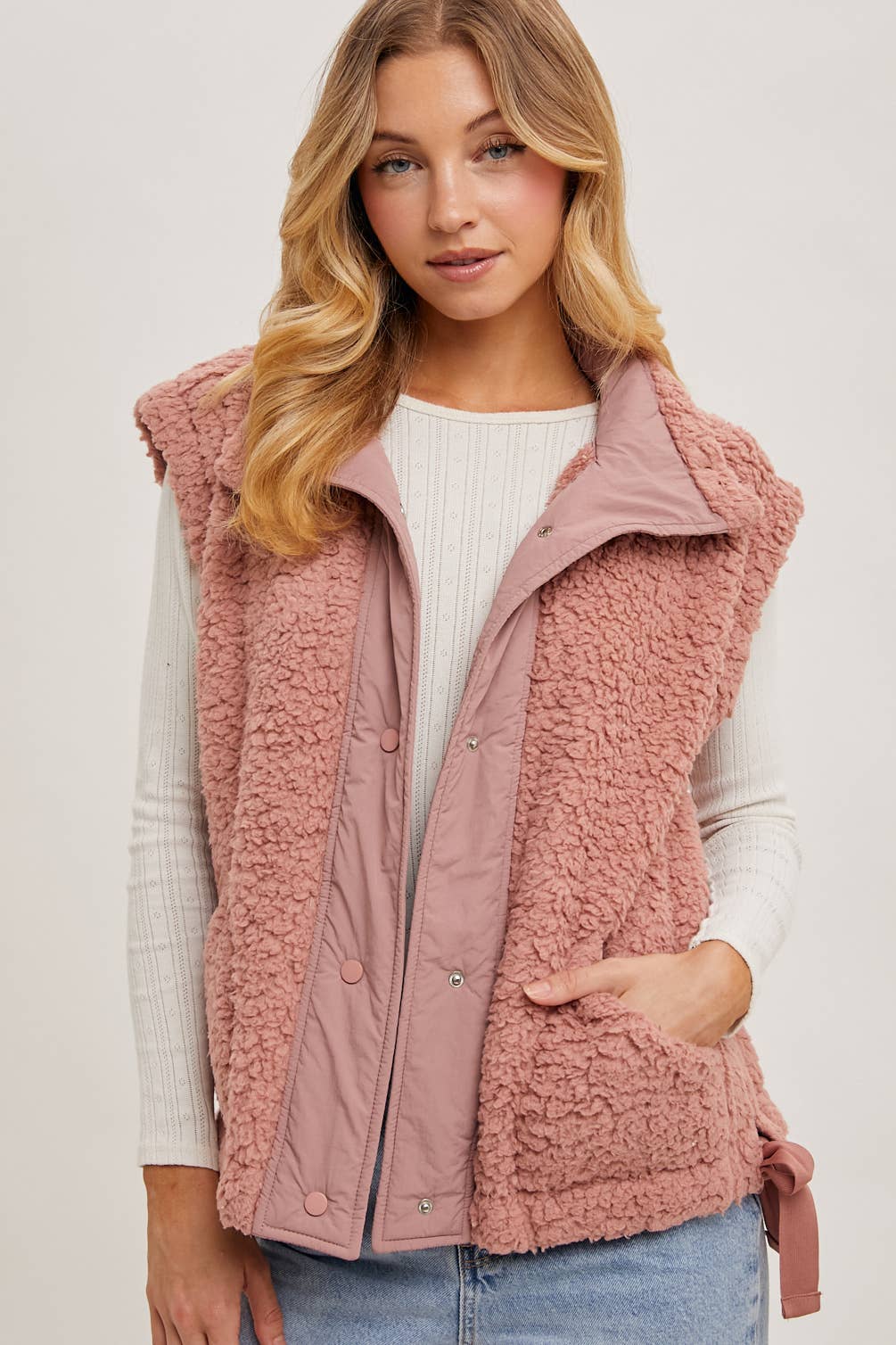 BUTTON DOWN MOCK NECK FLEECE SHERPA VEST: ROSE