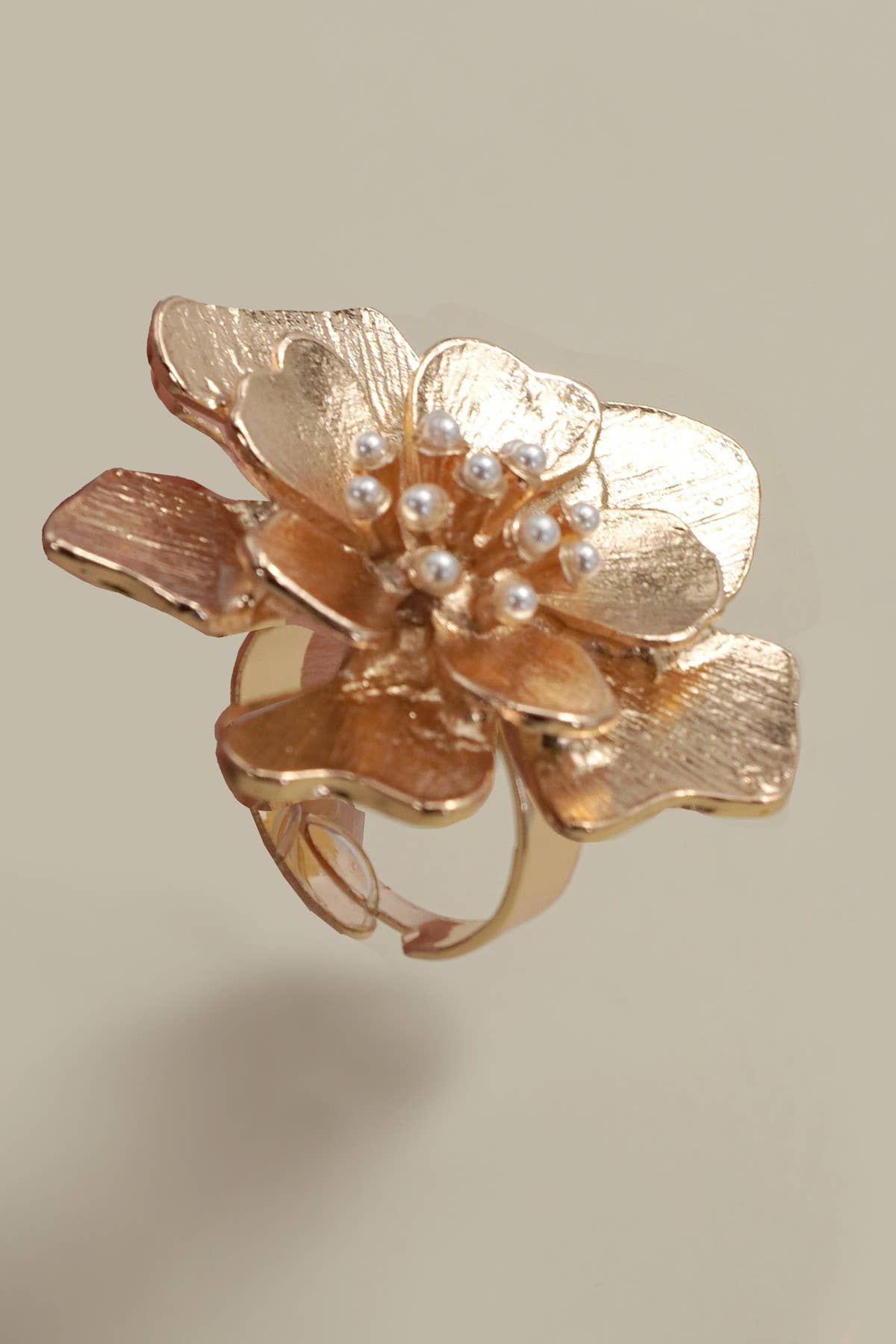 ADJUSTABLE GOLD FLORAL STATEMENT RING