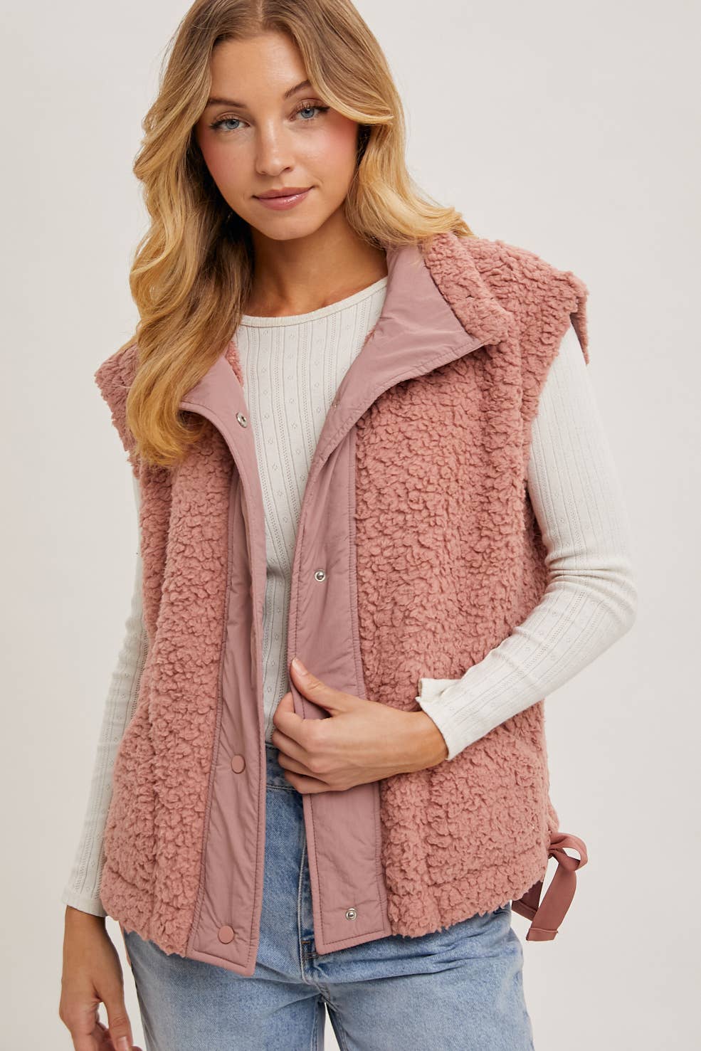 BUTTON DOWN MOCK NECK FLEECE SHERPA VEST: ROSE