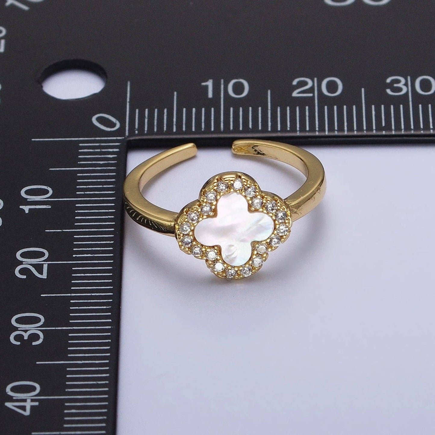 Dainty Shell Pearl Clover Ring