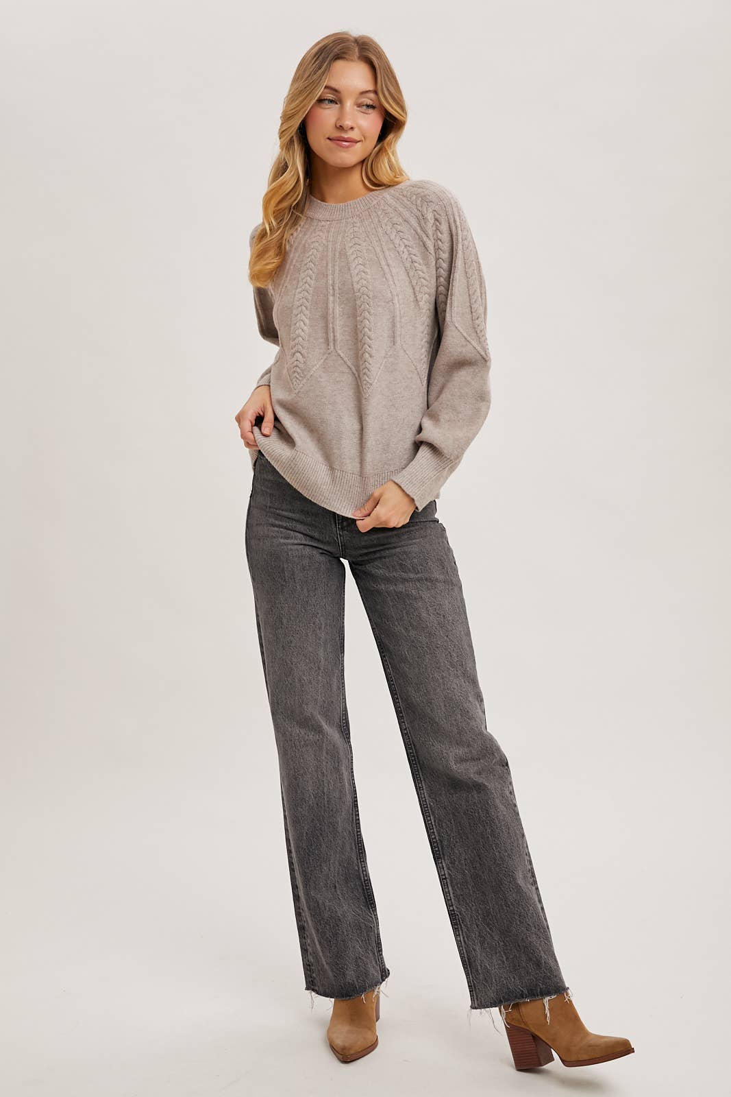 CREW NECK CABLE KNIT SWEATER