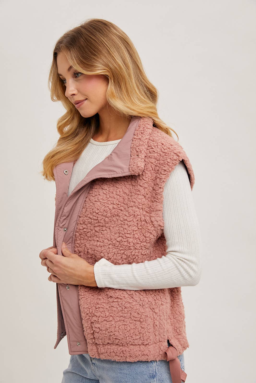 BUTTON DOWN MOCK NECK FLEECE SHERPA VEST: ROSE