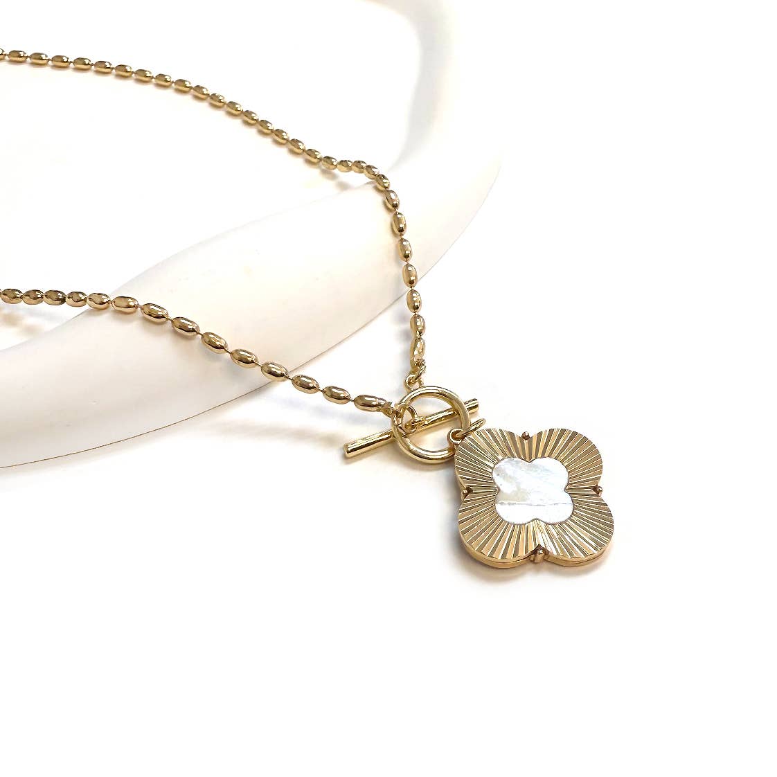 Clover Mother of Pearl Pendant