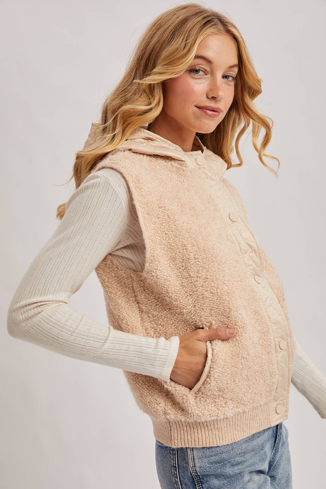 BUTTON DOWN SHERPA FLEECE QUILTED HOOD VEST