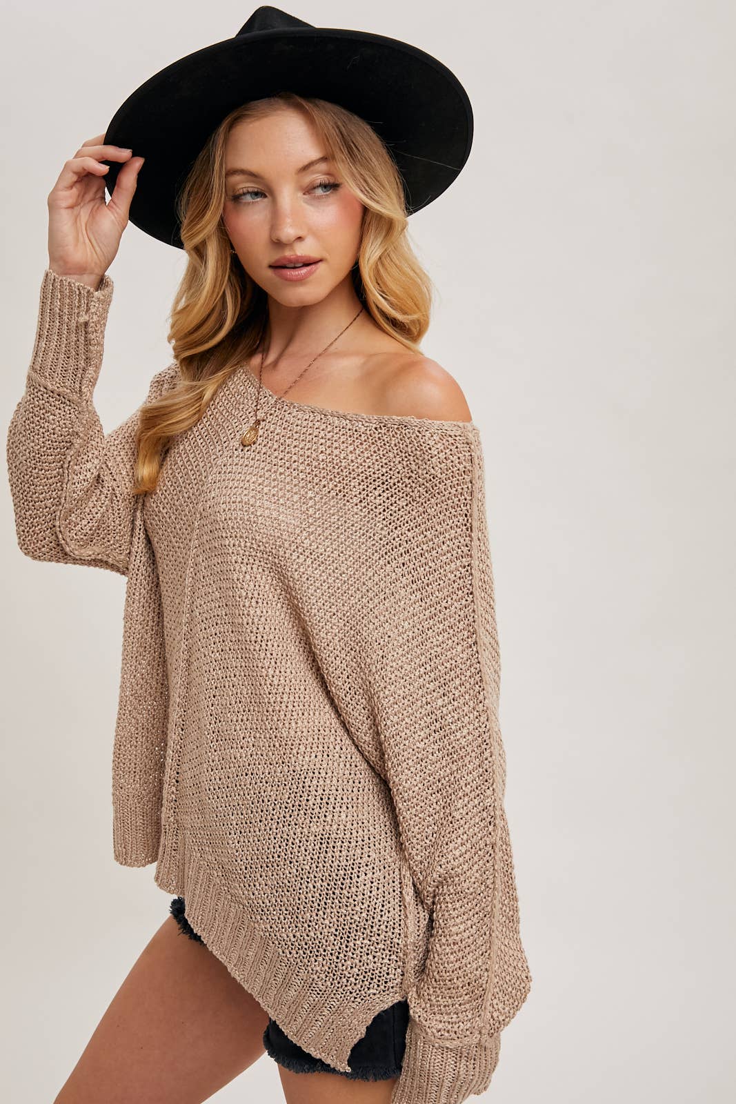 REVERSE SEAM LOOSE FIT SWEATER